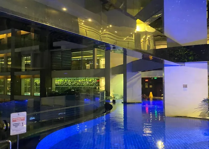 45ft Floor With Fast Wi-fi Pool & Gym Access *
