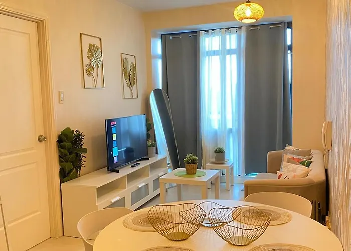 Hébergement de vacances 45ft Floor With Fast Wi-fi Pool & Gym Access