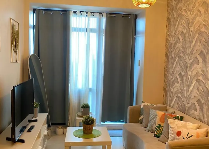 45ft Floor With Fast Wi-fi Pool & Gym Access *
